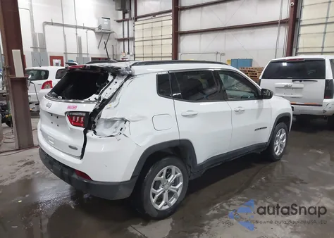 2024 Jeep Compass Latitude 4X4 из США, поврежденный, VIN 3C4NJDBN3RT113878